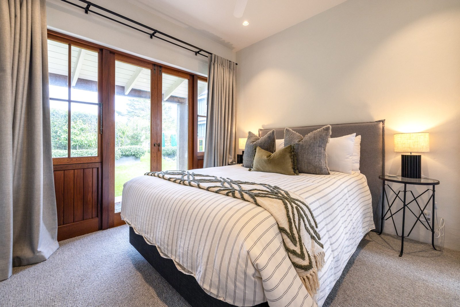 Enclosure Bay Suite at Putiki Estate, luxury ensuite bedroom accommodation on Waiheke Island.