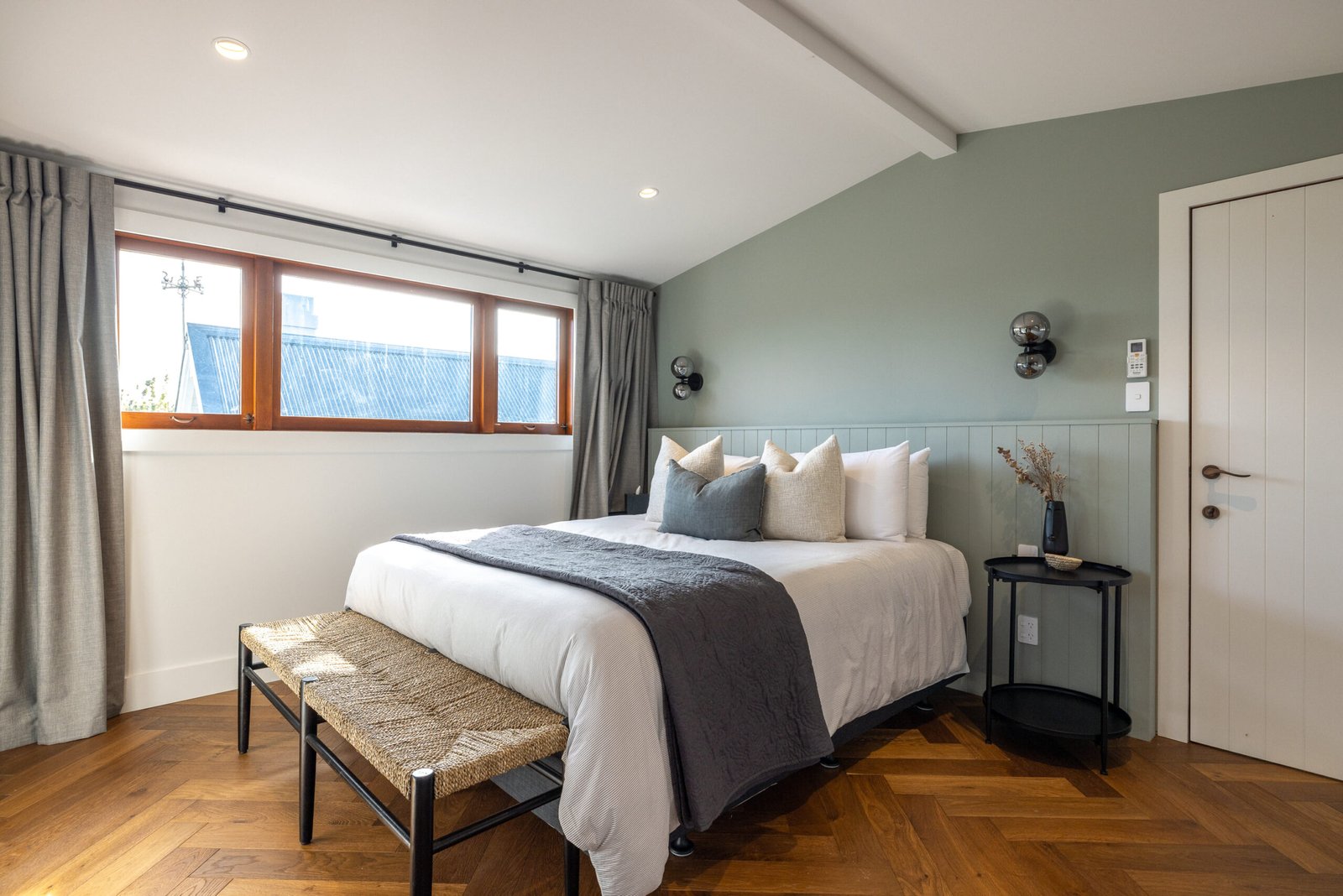 Picnic Bay Suite at Putiki Estate, luxury ensuite bedroom accommodation on Waiheke Island.