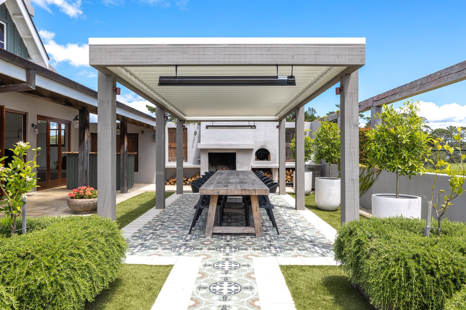 Alfresco pavilion at Putiki Estate, luxury outdoor dining and entertaining space on Waiheke Island.